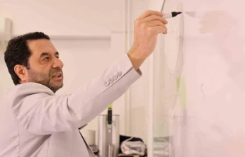 Prof. Dr. Fahrettin Yakupanoğlu 'Bilim makalede kalmamalı, ürüne dönüşmeli'