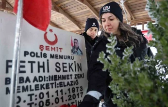 Şehit Fethi Sekin kabri başında anıldı