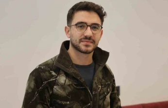 Sipariş ettiği dürümün içerisine sakalının kıllarını koydu, hesap ödemeden çıktı