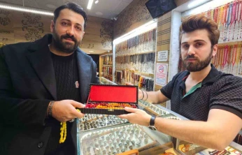 Tespih aşkı sınır tanımadı: 1 milyon 600 bin liralık Osmanlı kehribarı aldı