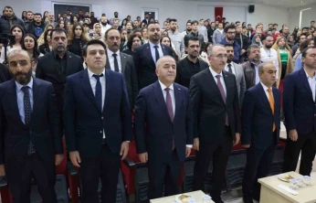 Vali Hatipoğlu: 'Türkiye özellikle teknolojik alanda savunma sanayi başta olmak üzere yaptığı çalışmalarla çok farklı noktalara doğru evrildi'