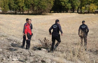 Vali Hatipoğlu kaybolan çocuğun arandığı alanda incelemelerde bulundu