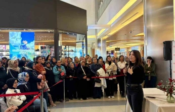 Yazar Dilek Cesur MalatyaPark'ta okurlarıyla buluştu