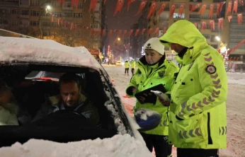 Yeni yılın ilk saatlerinde polis ekiplerinden denetim