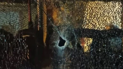 Çok sayıda yolcunun bulunduğu otobüse silahlı saldırı anı kamerada