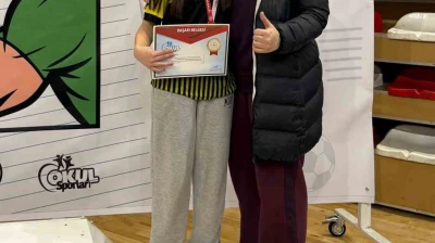 Elazığ'a bilek güreşinde 3 madalya