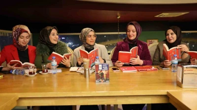 Elazığlı kadınlardan, altın yerine kitap günü