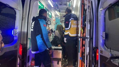 Karlı yollar aşıldı, hasta kadın kurtarıldı