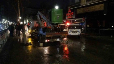 Malatya'da istinat duvarı çöken bina tahliye edildi