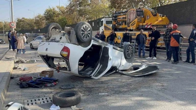 Otomobil karşı şeride geçerek ters döndü: 2 yaralı