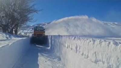 Tunceli'de  Yüzlerce köy yolu ulaşıma açıldı, 43'ünde çalışmalar sürüyor