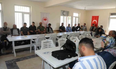 Elazığ'da üreticilere yönelik eğitimler sürüyor