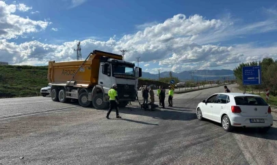 Malatya'da motosikletle kamyon çarpıştı: 1 yaralı