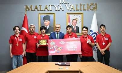 Malatyalı genç yetenekler başarılarını Vali Yavuz'la paylaştı