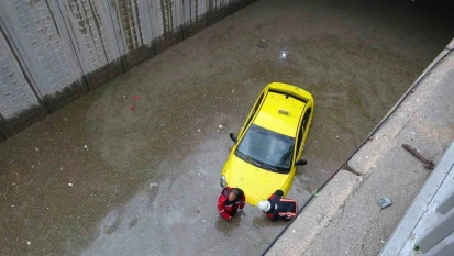 Malatya sağanak yağışa teslim: Yollar göle döndü