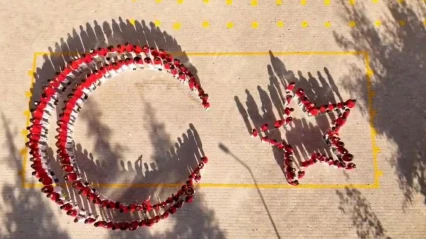 Öğrencilerin ay-yıldız koreografisi büyük beğeni topladı