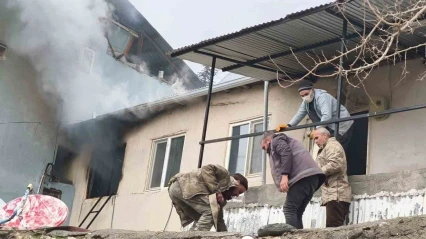 Tunceli'deki ev yangını ekiplerin müdahalesi ile söndürüldü