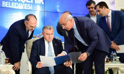 Bakan Bak: 'Güzel projeler kazandırıldıkça gençlerimiz faydalanacak, desteklerimiz 2026'da da devam edecek'