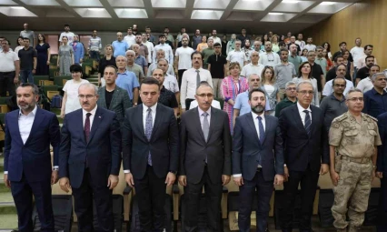 Elazığ'da 'Türk Tarihinde Darbeler ve 15 Temmuz Konferansı' düzenlendi