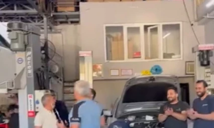 Elazığ Oto Sanayisi'nde renkli anlar: Davul zurnayla aracını teslim aldı