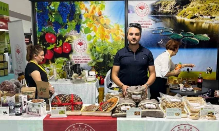 Hekimhan cevizi ve alıç sirkesi, Erzurum'daki uluslararası tarım ve hayvancılık fuarında göz kamaştırdı