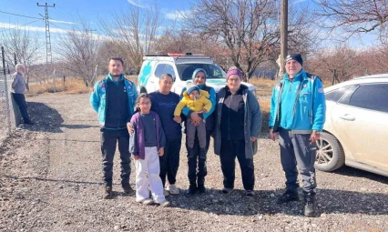 UMKE ekipleri enkazdan kurtardıkları depremzede aileyle 3 yıl sonra buluştu
