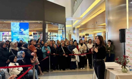 Yazar Dilek Cesur MalatyaPark'ta okurlarıyla buluştu