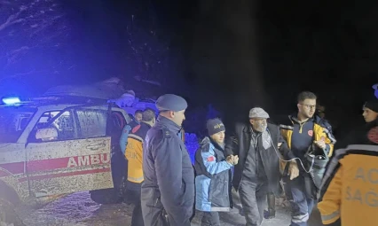 Yolu kapanan köyde mahsur kalan KOAH hastasının yardımına UMKE yetişti