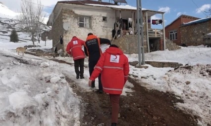 Zorlu kış şartlarında ihtiyaç sahiplerine destek