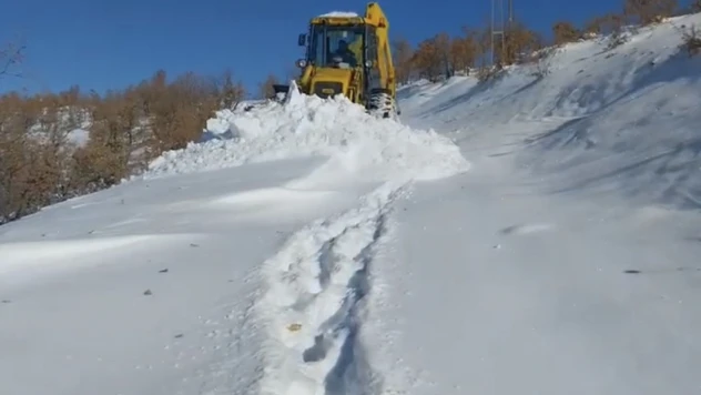 Elazığ'da 79 köy yolunda çalışmalar sürüyor