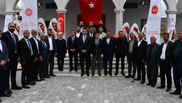 Levent Camii dualarla ibadete açıldı
