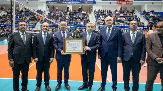 Malatya'da Bakan Bak'a hemşehrilik beratı