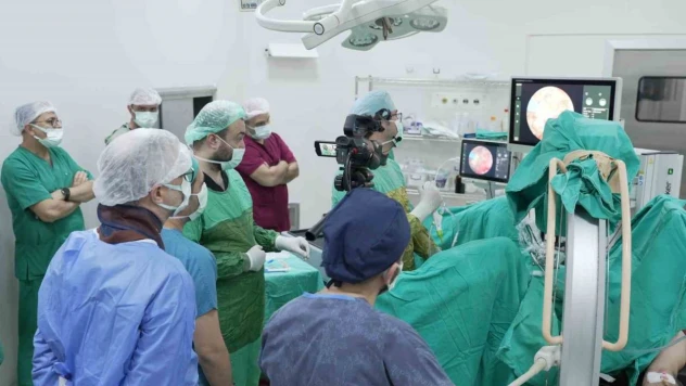 Malatya Eğitim ve Araştırma Hastanesi'nde 320 kişinin katıldığı canlı cerrahi kursu