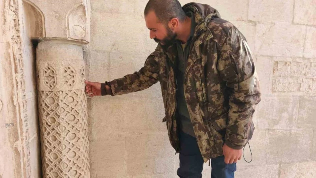 Tunceli'de 621 yıllık tarihi cami ve denge sütunları görselliğiyle göz kamaştırıyor