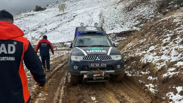 Tunceli'de ekipler hastalanan kadın için seferber oldu