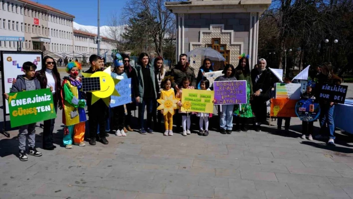 ''Geleceğe Enerjin Kalsın' isimli uluslararası eTwinning projesi renkli görüntüler oluşturdu