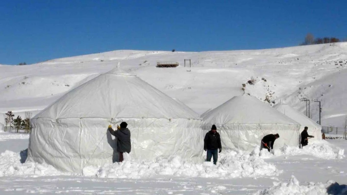 1071 Sultan Alparslan Otağı'ndaki çadırlar Kahramanmaraş için sökülüyor