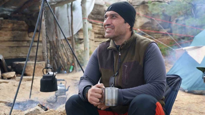 15 yıllık coğrafya öğretmeni, kamp ve bisikletle doğayı öğretiyor