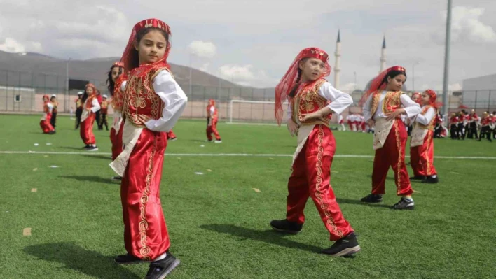 23 Nisan Ardahan'da coşkuyla kutlandı