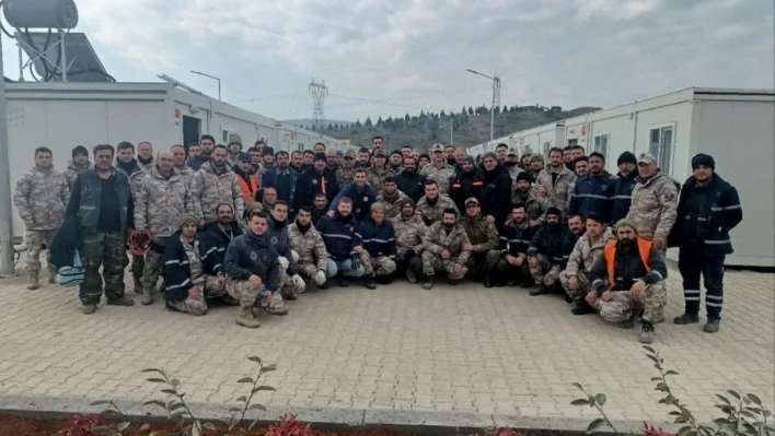 258'inci saatte Neslihan Kılıç'ı sağ kurtaran Hava İkmal personeli, çalışmalara devam ediyor