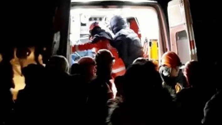 60 saat sonra enkazdan sağ kurtarıldı