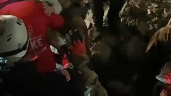 Adıyaman'da 4 çocuk 64 saat sonra sağ çıkartıldı, ilk sözü 'annem nerde' oldu
