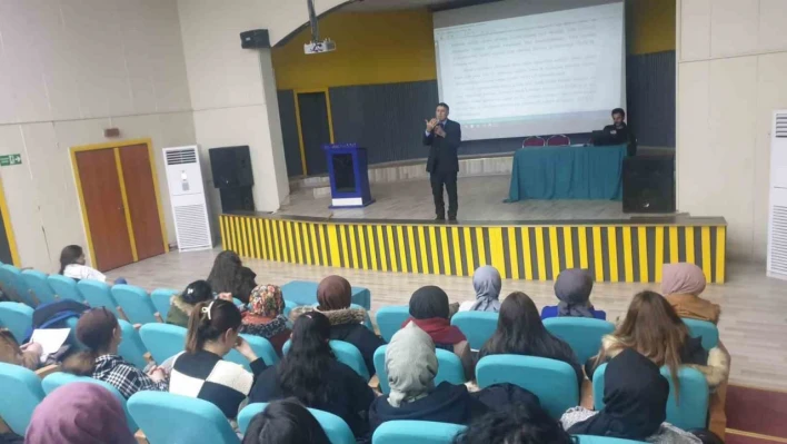 Ağrı'da aday öğretmenlere 'Uyum Eğitimi' semineri