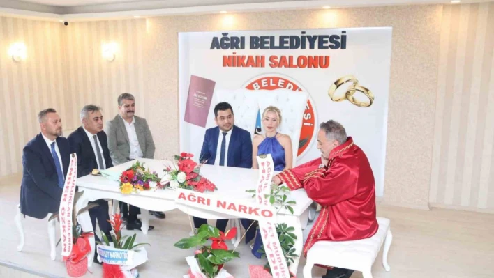 Ağrı Emniyet Müdürü'nden nikah şahitliği