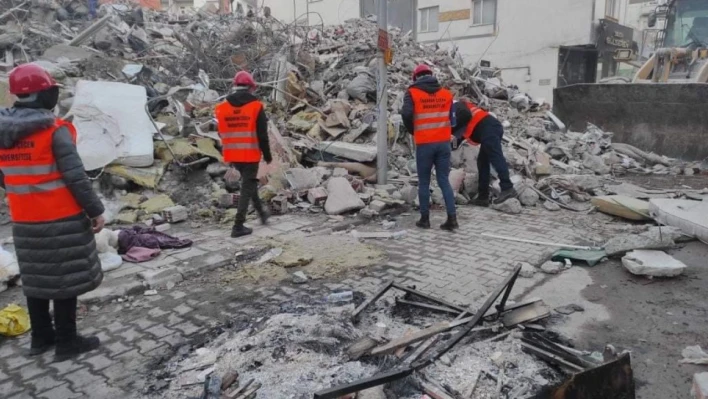 AİÇÜ akademisyenleri deprem bölgesinde