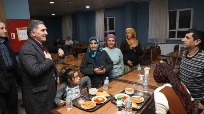 AK Parti'li Çelebi: 'Ağrı depremzedelerimiz için tek yürek oldu'