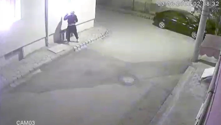 Akrabalarının evlerini kundaklayan sanık hakim karşısına çıktı