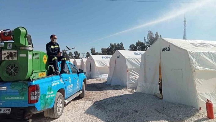 Aliağa Belediyesi, Hatay'da dezenfeksiyon çalışması yapıyor