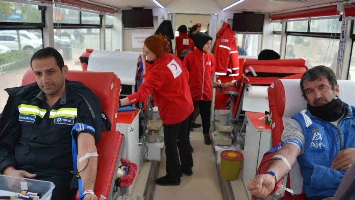 Aliağa'dan depremzedeler için kan bağışı desteği