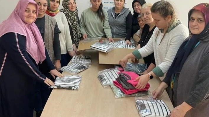 Altınovalı kadınlar, depremzedelere pijama dikti